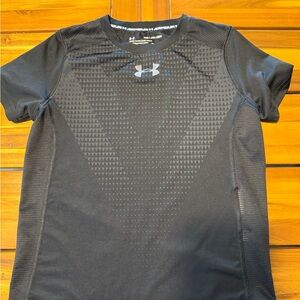 Under Armour kids Black Graphic Tee size YXS